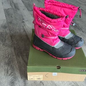 NWT KEEN Snow Troll WP youth boots